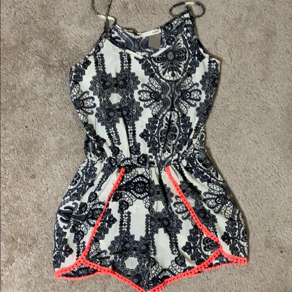 Romper - Picture 2 of 5